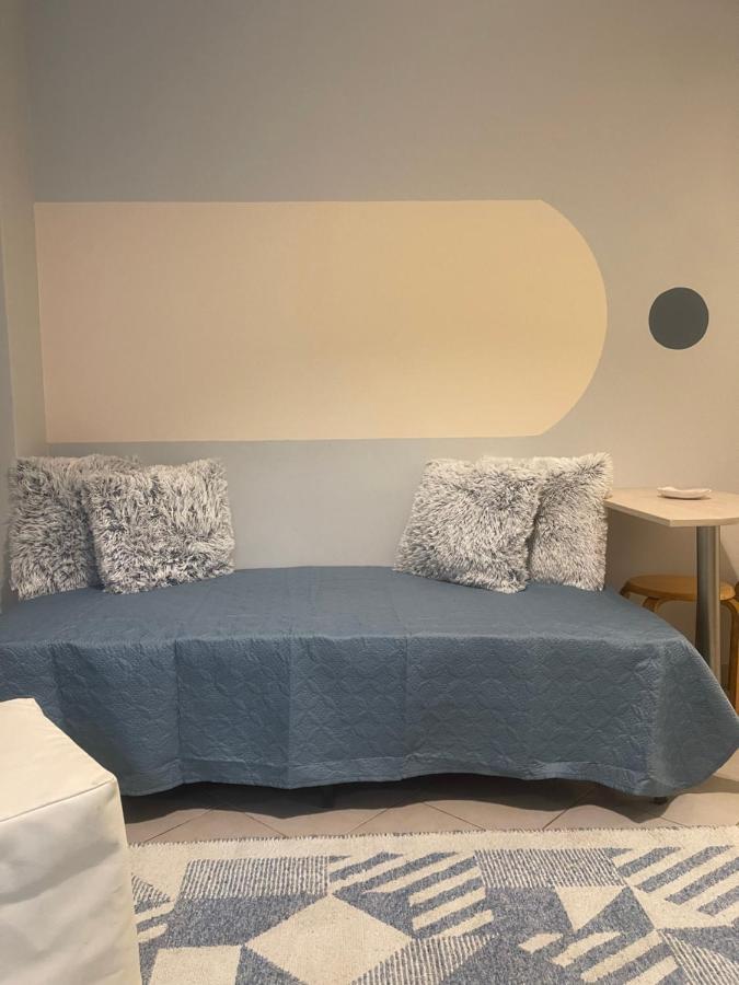 Cozy Minimal Apartment Piraeus Exterior photo