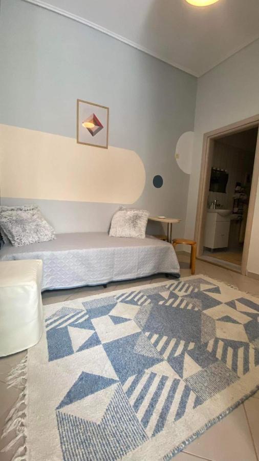 Cozy Minimal Apartment Piraeus Exterior photo