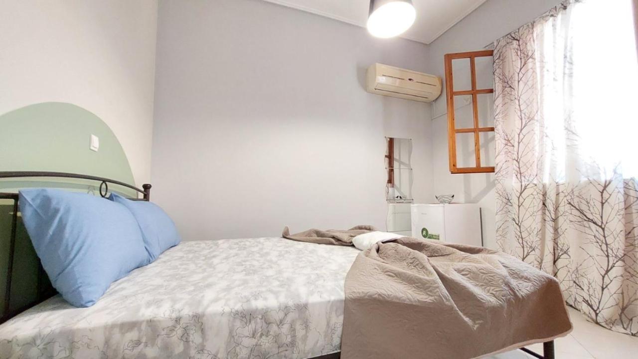 Cozy Minimal Apartment Piraeus Exterior photo