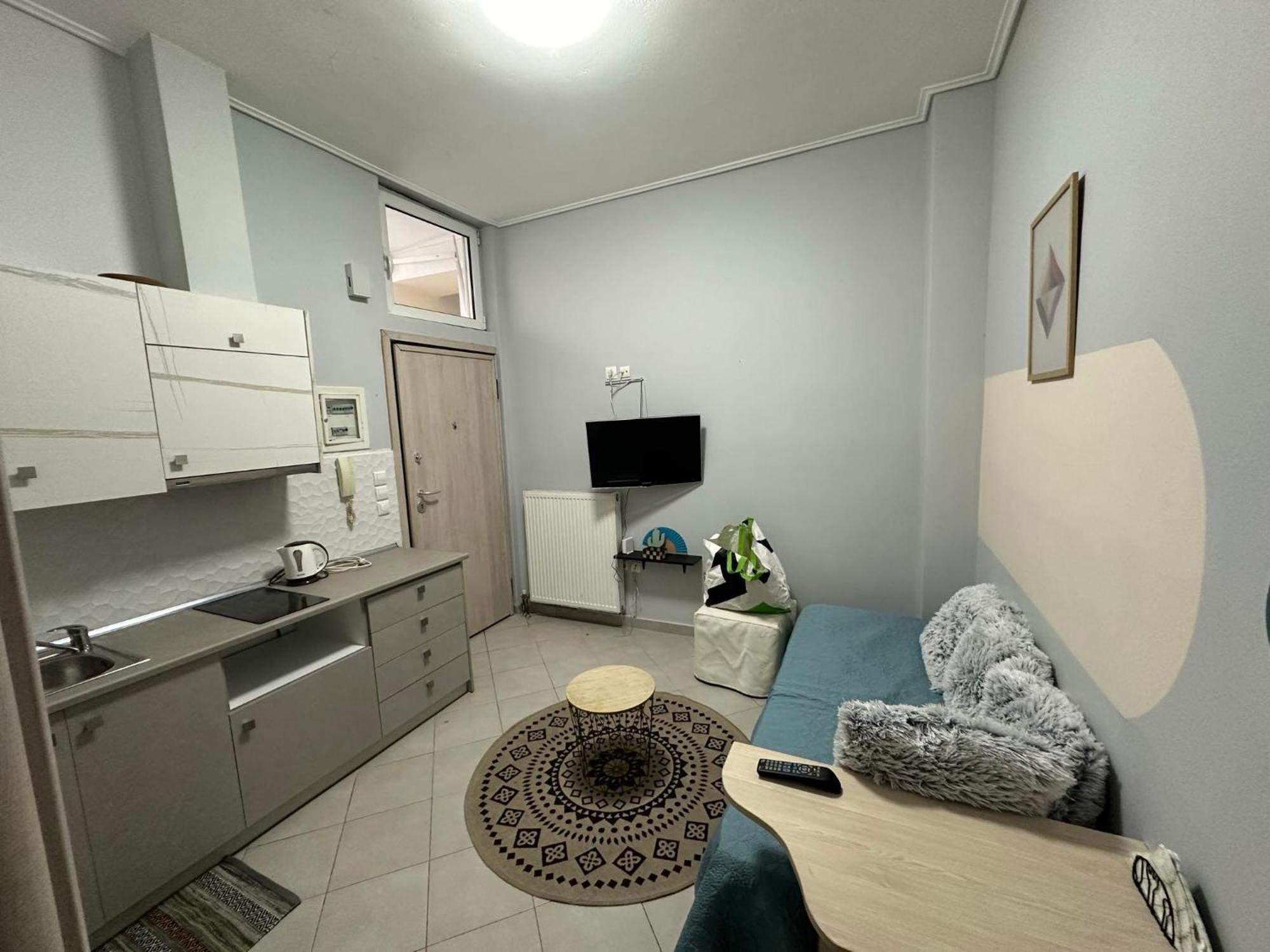Cozy Minimal Apartment Piraeus Exterior photo